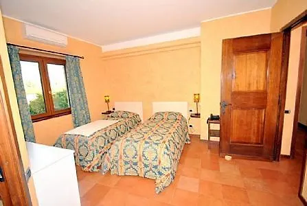 Villa Sleeps 8 Pool Air Con Wifi Lesa