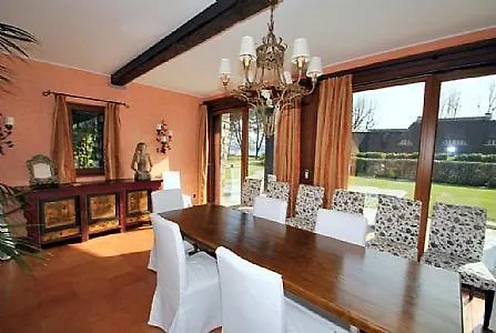 Villa Sleeps 8 Pool Air Con Wifi Lesa
