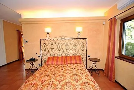 Sleeps 8 Pool Air Con Wifi Villa Lesa