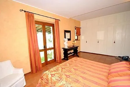 Sleeps 8 Pool Air Con Wifi