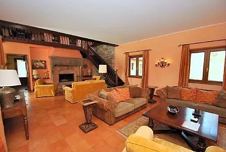 Sleeps 8 Pool Air Con Wifi لسا